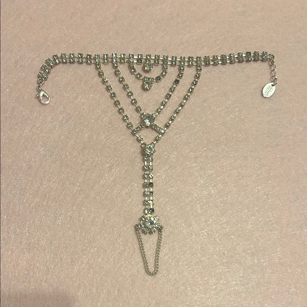 Very Chic Claire’s Rhinestone Hand Chain Bracelet Jewelry